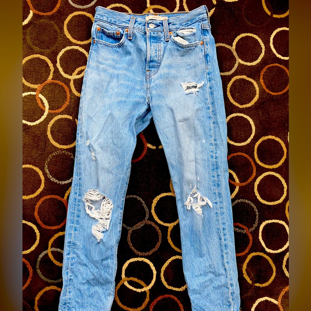 Good condition Levi’s wedgie button fly jeans
